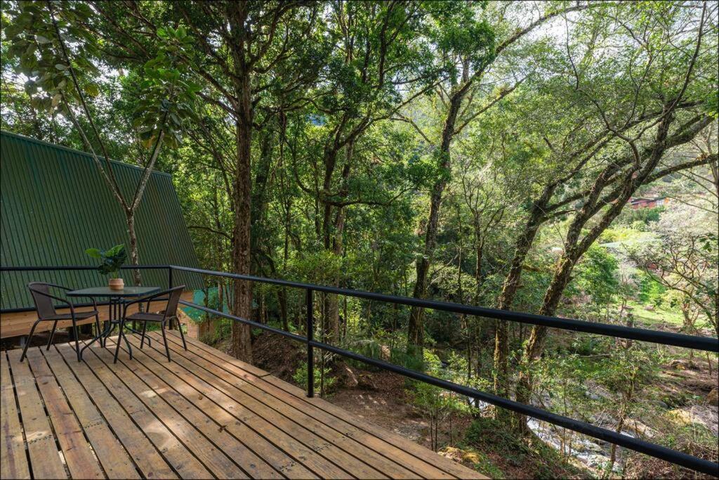 Unicorn Lodge: Direct Riverfront : Unique Experience San Gerardo de Dota Ngoại thất bức ảnh